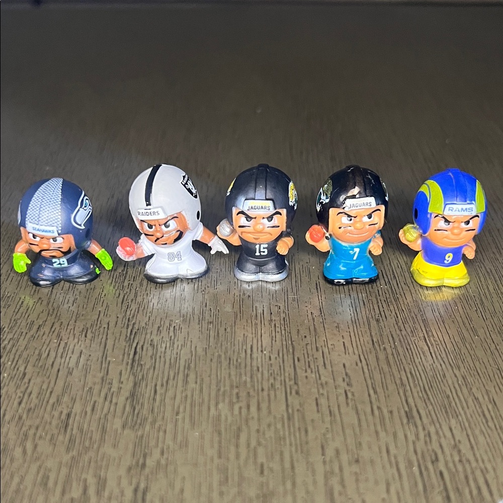Lot of 50 | NFL TeenyMates Figures - Picture 2 of 12